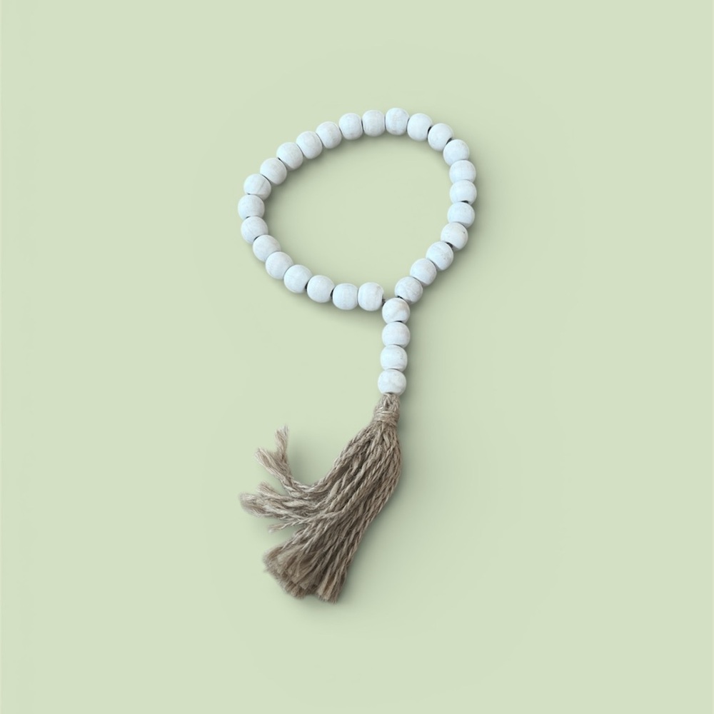 5/$25 White Beaded Tassel Decor